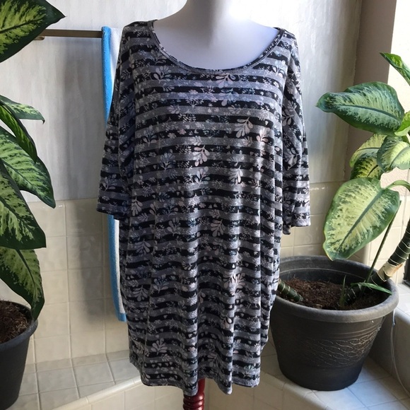 LuLaRoe black, green, pink tunic, longer in back - Picture 1 of 5